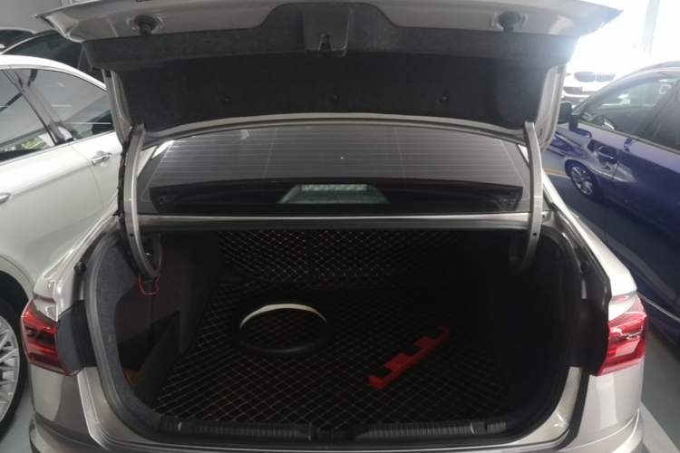 Used Volkswagen Bora 2019 1.5L Automatic Elite Version Trunk