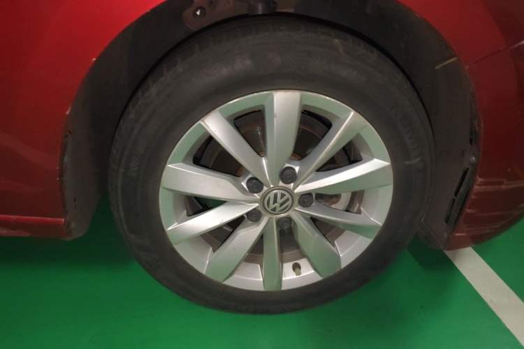 Used Volkswagen Bora 2019 Revised Version 1.5L Automatic Elite Edition China VI Standard Right Front Wheel Hub