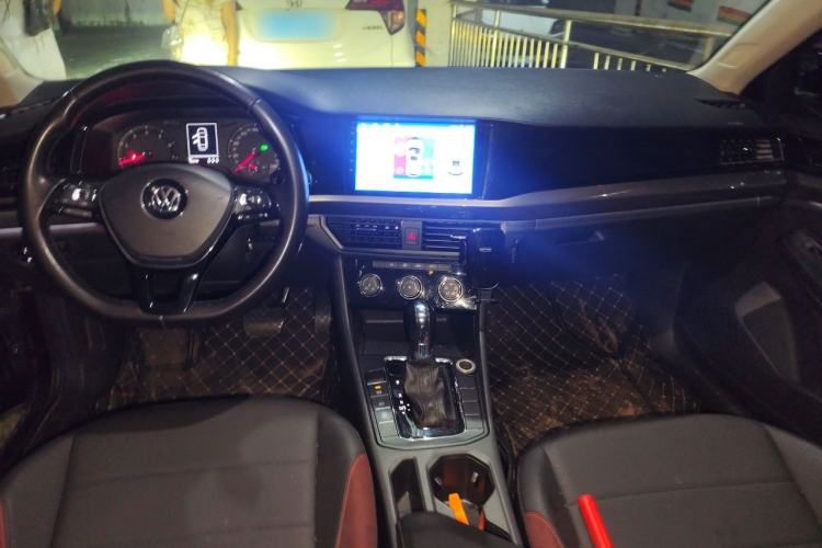 Used Volkswagen Bora 2019 1.5L Automatic Comfort Model Center Console