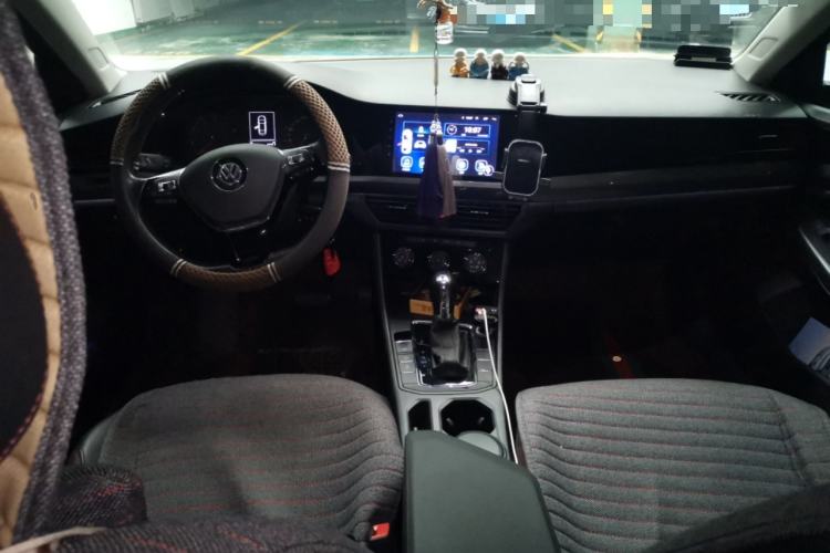 Used Volkswagen Bora 2019 Revised Version 1.5L Automatic Comfort Edition China V Standard Center Console
