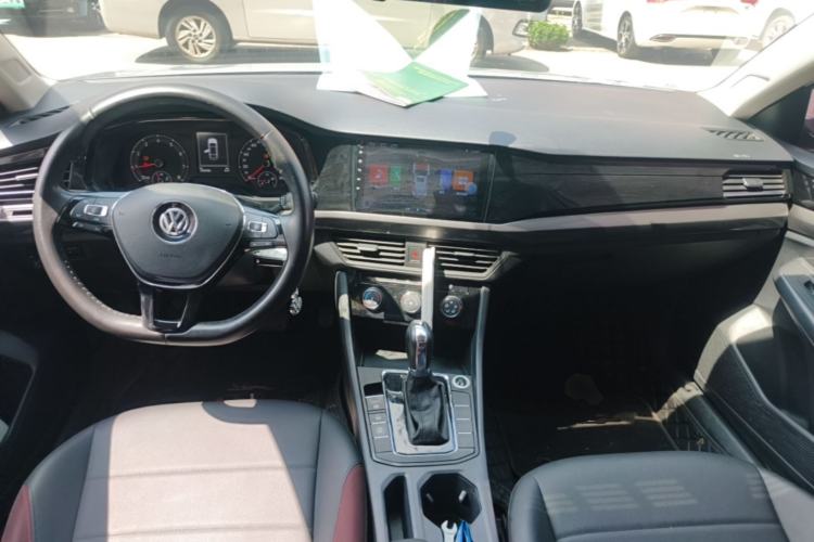 Used Volkswagen Bora 2019 1.5L Automatic Comfort Model Center Console