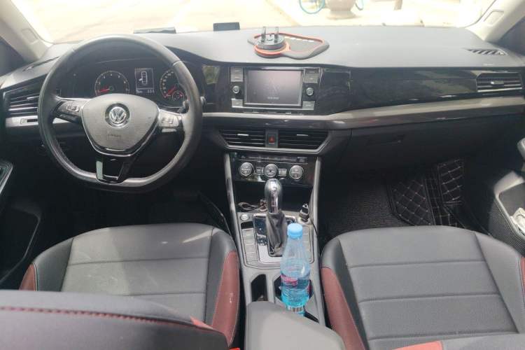 Used Volkswagen Bora 2019 Revised Version 280TSI DSG Elite Edition China VI Standard Center Console