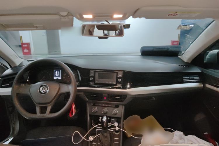 Used Volkswagen Bora 2019 1.5L Automatic Fashion Model Center Console