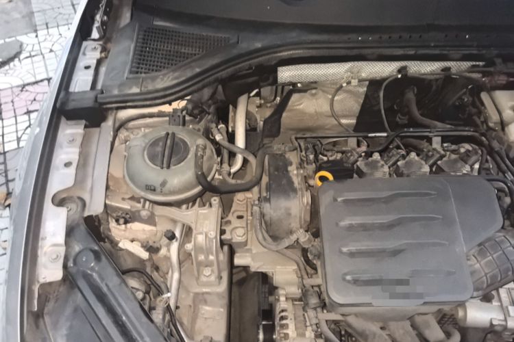 Used Volkswagen Bora 2019 1.5L Automatic Elite Version Engine Bay Right