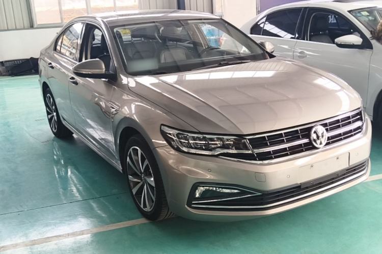 Used Volkswagen Bora 2019 280TSI DSG Luxury Model Front Right 45 Deg
