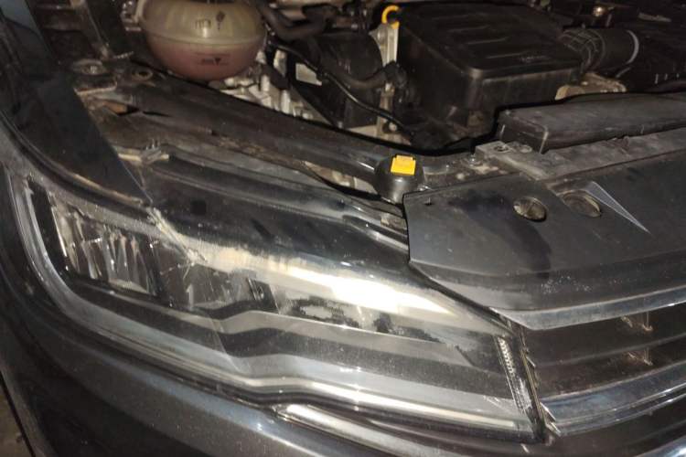 Used Volkswagen Bora 2019 1.5L Automatic Comfort Model Right Front Headlight