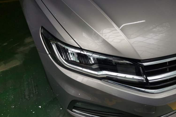 Used Volkswagen Bora 2019 Revised Version 1.5L Automatic Comfort Edition China V Standard Right Front Headlight