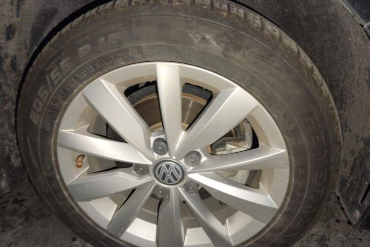 Used Volkswagen Bora 2019 1.5L Automatic Comfort Model Right Front Wheel Hub