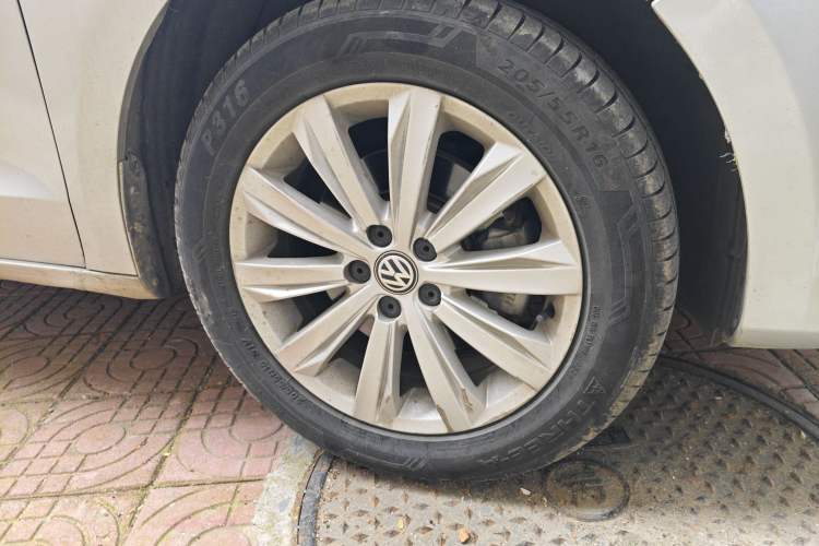 Used Volkswagen Bora 2019 Facelift Bora·Legend 1.5L Automatic Fashion Edition China VI Standard Right Front Wheel Hub