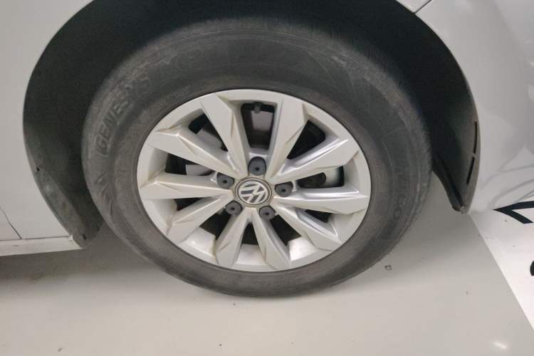 Used Volkswagen Bora 2019 1.5L Automatic Fashion Model Right Front Wheel Hub