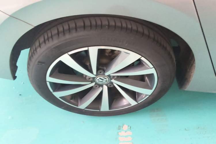 Used Volkswagen Bora 2019 280TSI DSG Luxury Model Right Rear Wheel Hub