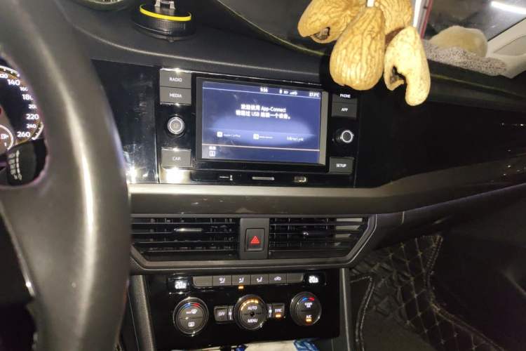 Used Volkswagen Bora 2019 Revised Version 280TSI DSG Elite Edition China VI Standard Audio And AC Panel