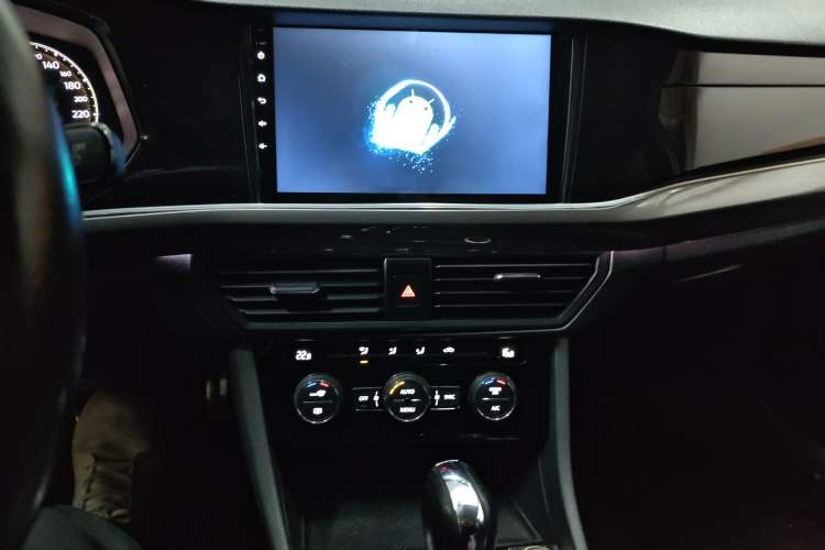 Used Volkswagen Bora 2019 1.5L Automatic Elite Version Audio And AC Panel