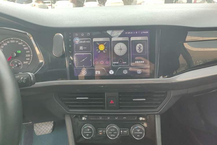 Used Volkswagen Bora 2019 Revised Version 1.5L Automatic Elite Edition China VI Standard Audio And AC Panel