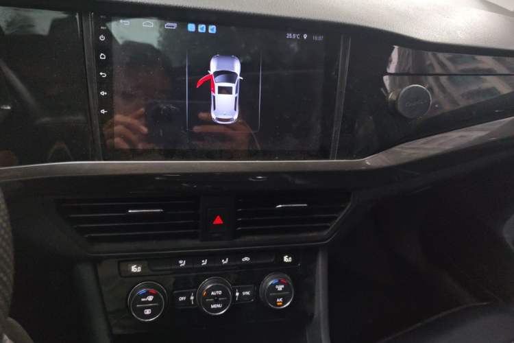Used Volkswagen Bora 2019 1.5L Automatic Elite Version Audio And AC Panel