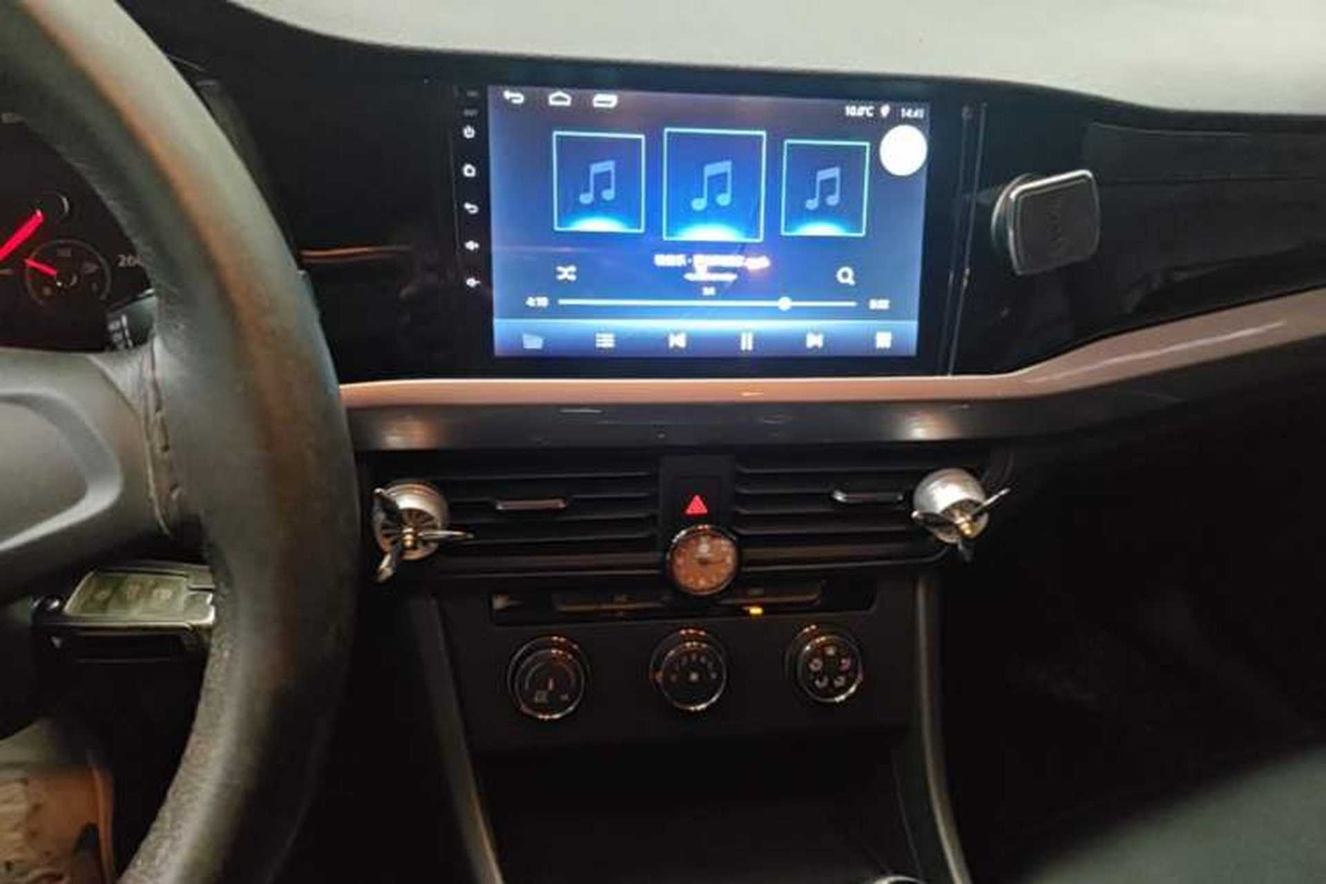 Used Volkswagen Bora 2019 1.5L Manual Fashion Edition Audio And AC Panel