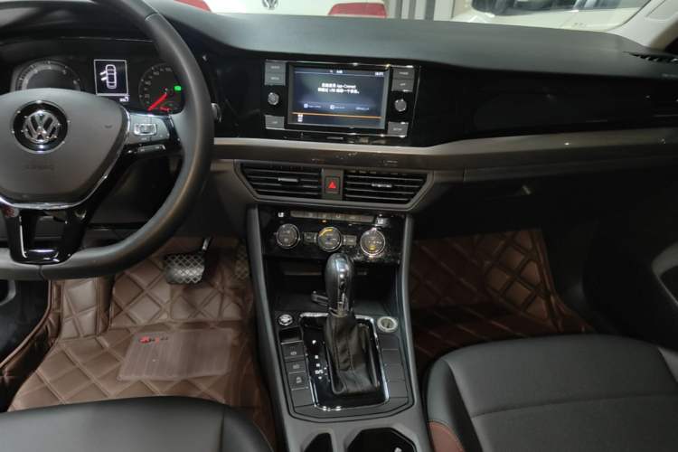 Used Volkswagen Bora 2019 Revised Version 1.5L Automatic Elite Edition China VI Standard Audio And AC Panel