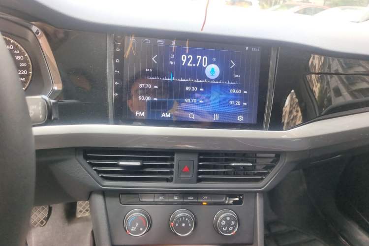 Used Volkswagen Bora 2019 Revised Version 1.5L Manual Fashion Edition China V Standard Audio And AC Panel
