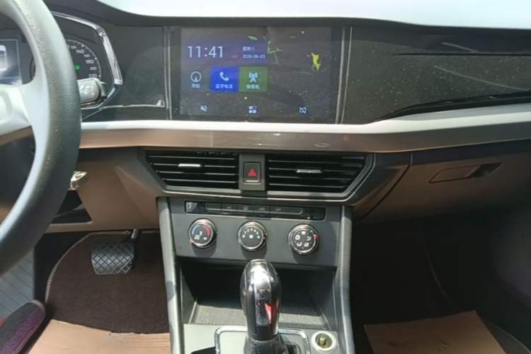 Used Volkswagen Bora 2019 1.5L Automatic Fashion Model Audio And AC Panel