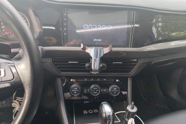 Used Volkswagen Bora 2019 1.5L Automatic Elite Version Audio And AC Panel