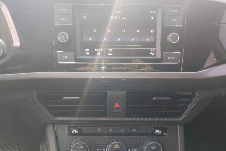 Used Volkswagen Bora 2019 Revised Version 1.5L Automatic Elite Edition China V Standard Audio And AC Panel
