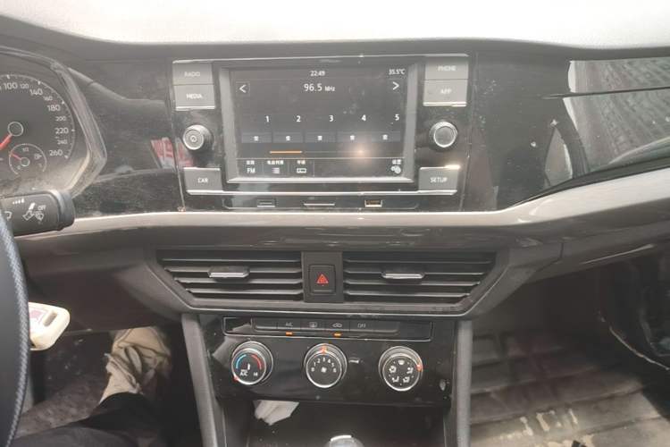Used Volkswagen Bora 2019 Revised Version 1.5L Automatic Comfort Edition China V Standard Audio And AC Panel