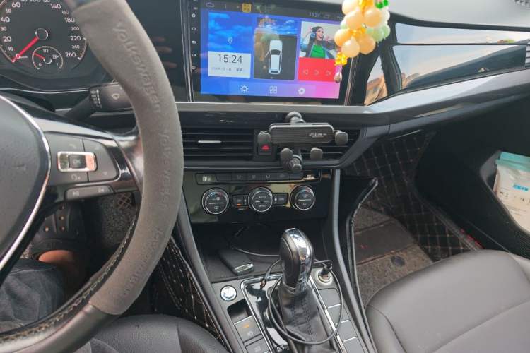 Used Volkswagen Bora 2019 1.5L Automatic Elite Version Audio And AC Panel