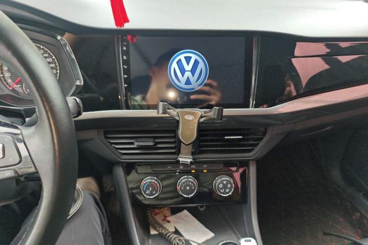Used Volkswagen Bora 2019 1.5L Manual Comfort Version Audio And AC Panel