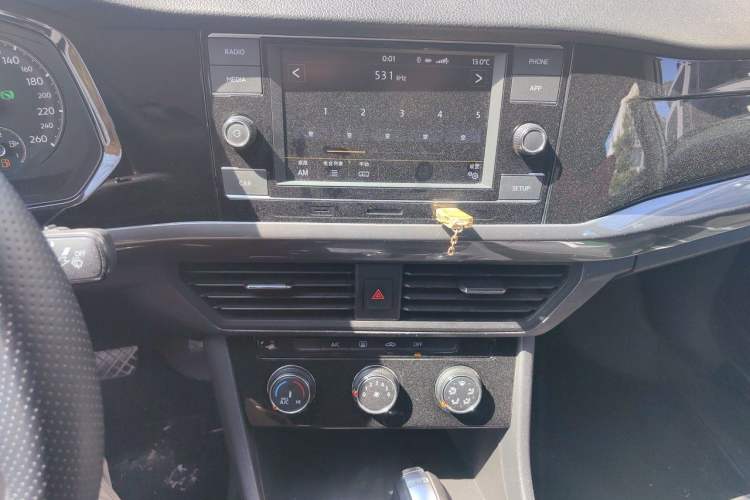 Used Volkswagen Bora 2019 Revised Version 1.5L Automatic Comfort Edition China V Standard Audio And AC Panel