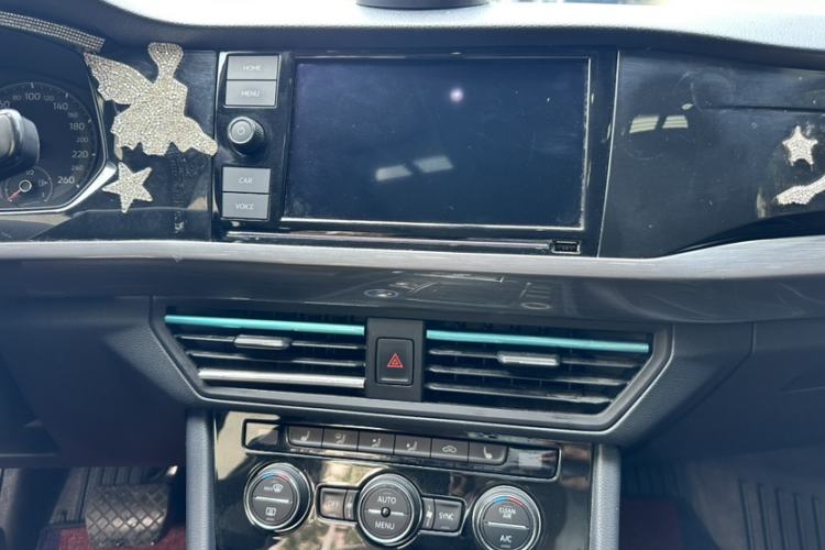Used Volkswagen Bora 2019 280TSI DSG Luxury Model Audio And AC Panel