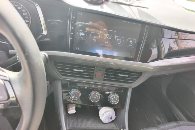 Used Volkswagen Bora 2019 1.5L Manual Comfort Version Audio And AC Panel