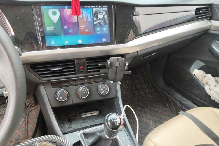 Used Volkswagen Bora 2019 1.5L Manual Fashion Edition Audio And AC Panel