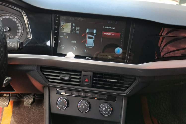 Used Volkswagen Bora 2019 1.5L Manual Fashion Edition Audio And AC Panel