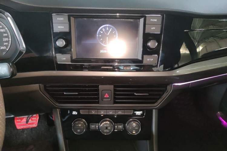 Used Volkswagen Bora 2019 Revised Version 1.5L Automatic Elite Edition China VI Standard Audio And AC Panel
