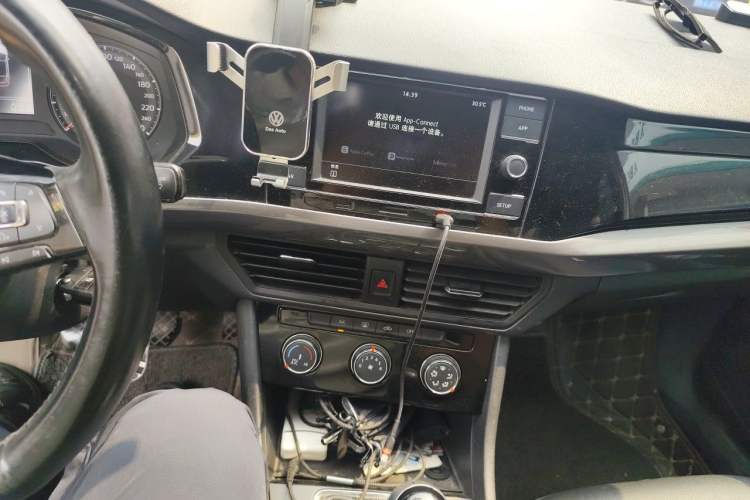 Used Volkswagen Bora 2019 1.5L Manual Comfort Version Audio And AC Panel