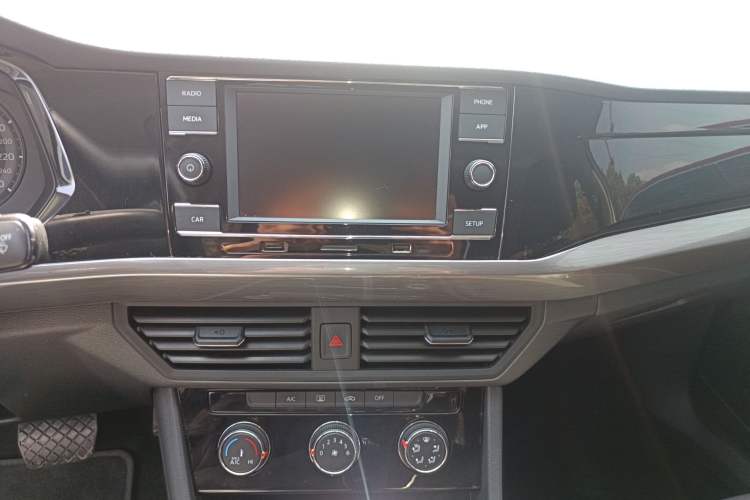 Used Volkswagen Bora 2019 Revised Version 1.5L Automatic Comfort Edition China V Standard Audio And AC Panel
