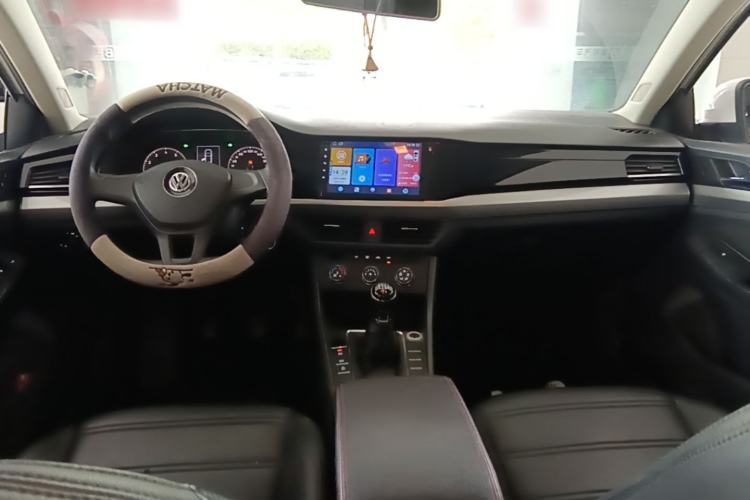 Used Volkswagen Bora 2019 1.5L Manual Fashion Edition Center Console