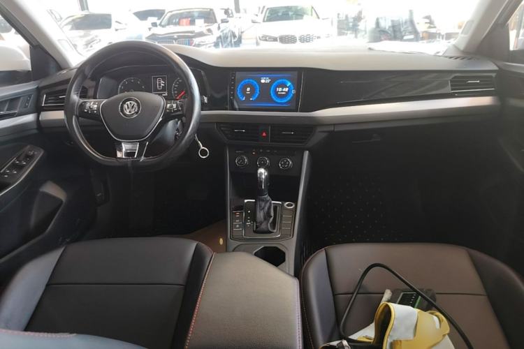 Used Volkswagen Bora 2019 Revised Version 1.5L Automatic Fashionable Style China VI Center Console
