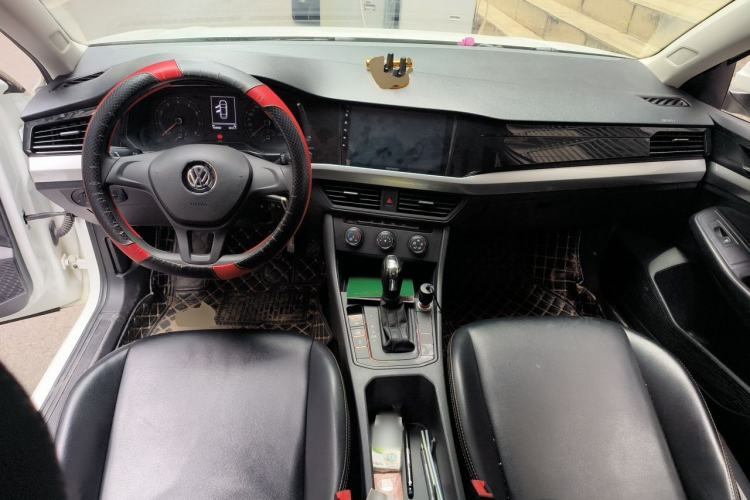 Used Volkswagen Bora 2019 1.5L Automatic Fashion Model Center Console