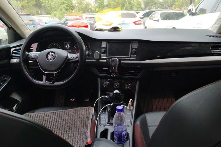 Used Volkswagen Bora 2019 Revised Version 1.5L Manual Comfort Edition China VI Standard Center Console