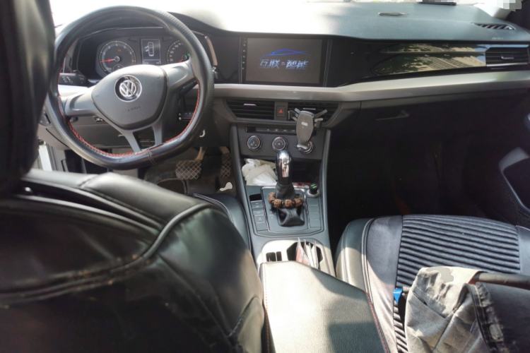 Used Volkswagen Bora 2019 Revised Version 1.5L Automatic Fashionable Style China VI Center Console