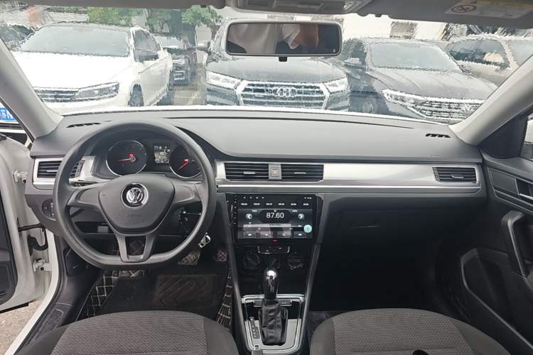 Used Volkswagen Bora 2019 Facelift Bora·Legend 1.5L Automatic Fashion Edition China VI Standard Center Console