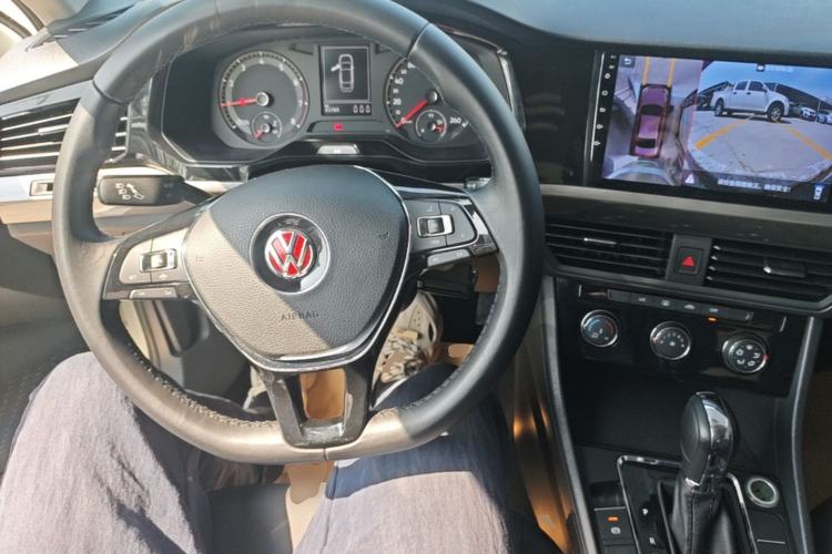 Used Volkswagen Bora 2019 Revised Version 1.5L Automatic Comfort Edition China VI Standard Center Console