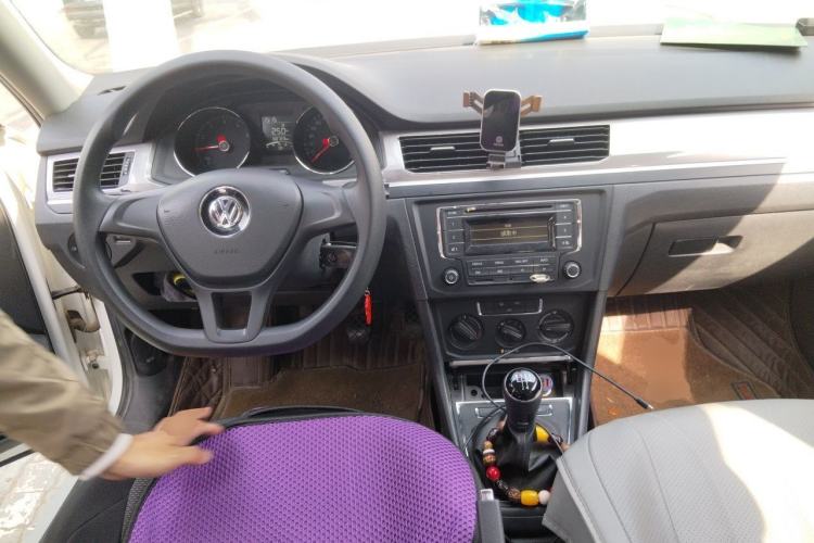 Used Volkswagen Bora 2019 Bora Legend 1.5L Manual Fashion Edition China VI Standard Center Console
