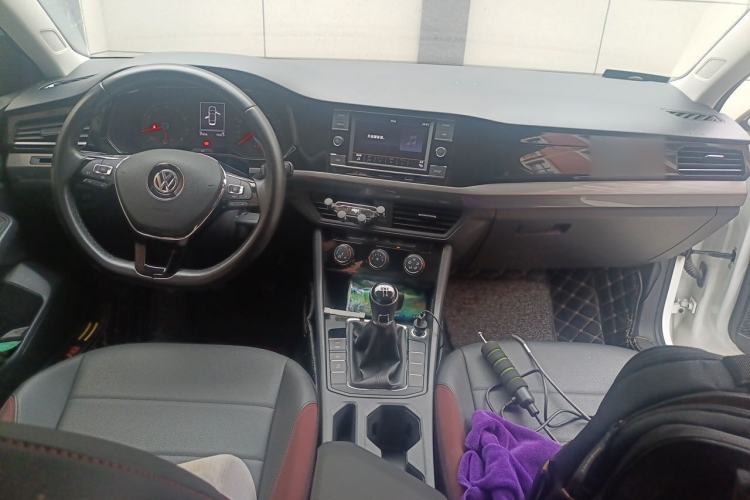 Used Volkswagen Bora 2019 Revised Version 1.5L Manual Comfort Edition China VI Standard Center Console