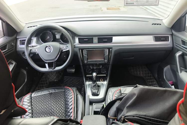 Used Volkswagen Bora 2019 Bora Legend 1.5L Automatic Leading Model China VI Standard Center Console