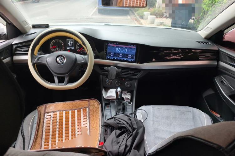 Used Volkswagen Bora 2019 1.5L Automatic Fashion Model Center Console