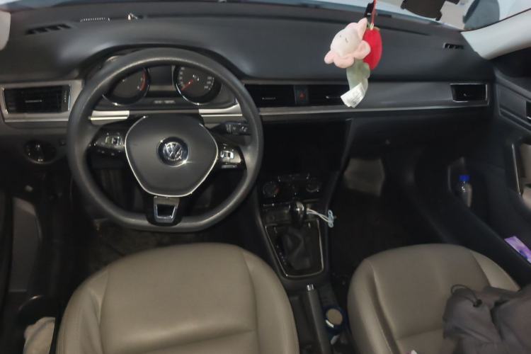 Used Volkswagen Bora 2019 Facelift Bora·Legend 1.5L Automatic Fashion Edition China VI Standard Center Console