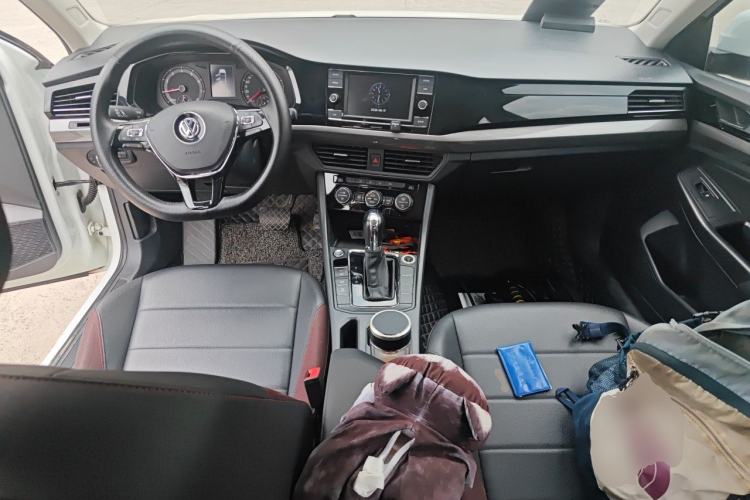 Used Volkswagen Bora 2019 Revised Version 1.5L Automatic Elite Edition China VI Standard Center Console