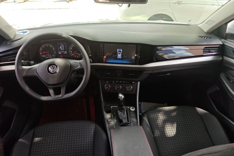 Used Volkswagen Bora 2019 Revised Version 1.5L Automatic Fashionable Style China VI Center Console